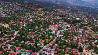 20 bin kişinin yaşadığı yaylada, sıcak nedeniyle nüfus 450 bine ulaştı