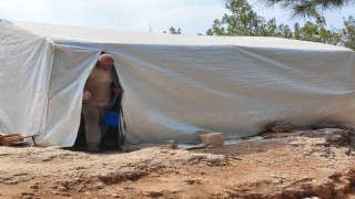 3 yıl önce eşi terk etti, şimdi de ev sahibi sokağa attı