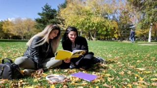 30 bin TLlik dev bursla gençlerin rotası Erzurum-Atatürk Üniversitesinden büyük atılım