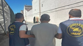 41 yıl kesinleşmiş hapis cezası ile aranan şahıs Mersinde yakalandı