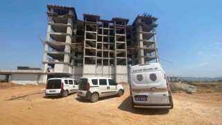 8. kattan düşen inşaat işçisi hastaneye kaldırıldı