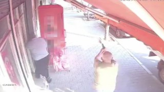 Adanada silahlı saldırı anı saniye saniye görüntülendi