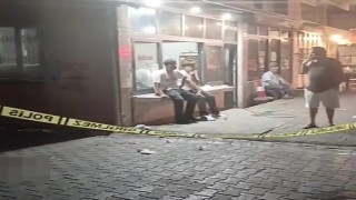 Adanada sokakta bıçaklı saldırıya uğrayan bir kişi ağır yaralandı