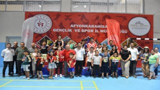 Afyonkarahisarda 15 Temmuz Anısına Satranç ve Eskrim turnuvaları düzenlendi