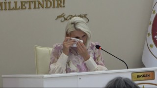 AK Parti ve MHPden destek alan CHPli başkan gözyaşlarını tutamadı
