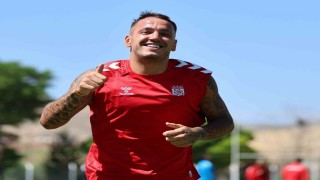 Al-Sharjah, Rey Manajı kadrosuna kattı