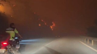 Alev kapanından kaçış anı kamerada... Jandarma ve basın mensupları yangında mahsur kaldı