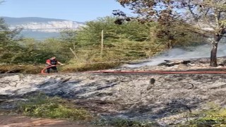 Alevlere teslim olan ev küle döndü, iki kardeş yaralı kurtuldu