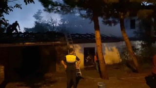 Alevlere teslim olan müştemilat kamerada