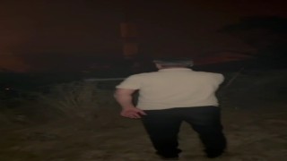 Alevlerin sardığı köye giren başkan Özkan , vatandaşları böyle ikna etti