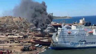 Aliağada alevler içinde kalan tanker gemi bu sabah söndürülebildi