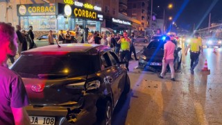 Alkollü sürücü makas atarken kaza yaptı: 2 yaralı