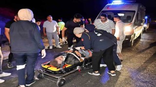 Alkollü ve ehliyetsiz sürücünün kontrolünden çıkan araç şarampole takla attı: 2 yaralı