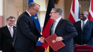 Almanya ile İngiltere arasında dostluk anlaşması