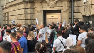 Almanyada yargılanan Filistin destekçisi aktivist, Nehirden denize Filistin özgür olacak sloganı suçlamasından beraat etti