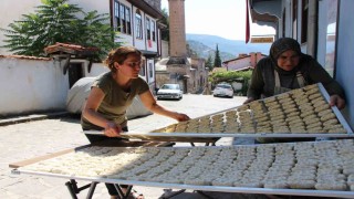 Amasyada tescilli ‘sıkma tarhana sezonu başladı