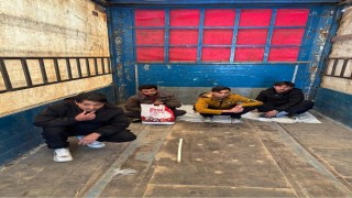 Amasyada tırın dorsesinde 4 kaçak göçmen yakalandı