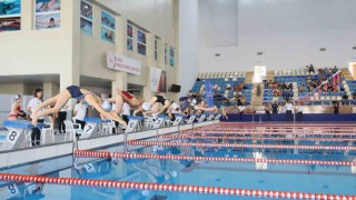 Analig yüzme heyecanı Elazığda yaşandı