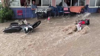 Aniden bastıran sağanak yağış Tavasta taşkına neden oldu