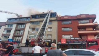 Ankarada bir binanın en üst katından korkutan yangın