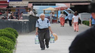 Ankarada bunaltıcı sıcaklıklar hem vatandaşı hem esnafı zorluyor