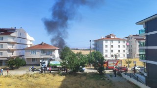 Ankarada garajda park halinde bulunan araç yanarak kül oldu