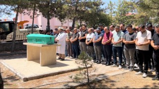 Ankarada kazada hayatını kaybeden 15 yaşındaki kız son yolculuğuna uğurlandı