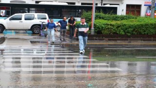 Ankarada sağanak yağışlar sele neden oldu