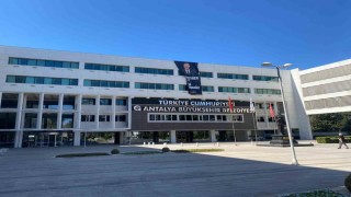 Antalya Büyükşehir Belediye Başkanı Muhittin Böcek gözaltına alındı