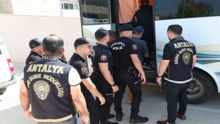 Antalyada eş zamanlı operasyonda 92 aranan şahıs yakalandı