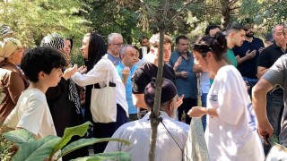 Antalyada kaldırımda yürürken otomobilin çarptığı üniversiteli genç Burdurda toprağa verildi