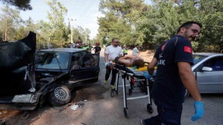 Antalyada piknik dönüşü feci kaza: 3 yaralı