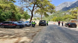 Antalyada safari araçlarına denetim: 4 araç trafikten men edildi