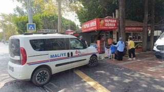 Antalyada yanan büfe küle döndü