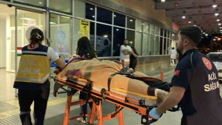 Araç içinde tabanca ateş aldı, bir kişi ağır yaralandı... O anlar kamerada