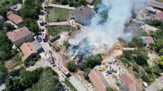 Arnavutköyde yangın: Çiftçinin biriktirdiği saman balyaları küle döndü