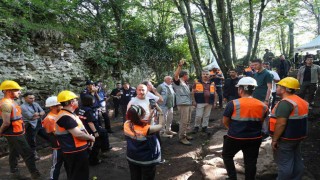 Artvin Valisi Ergün, Ciha Kalesindeki kazı çalışmalarını inceledi