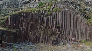 Artvindeki bazalt kayalıkları ziyaretçi akınına uğruyor