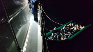 Aydın açıklarında 24 düzensiz göçmen yakalandı