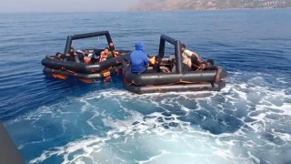 Ayvacıkta 19 kaçak göçmen kurtarıldı