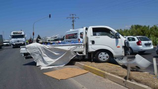 Ayvalıkta TIR ile kamyonet çarpıştı; 1 kişi yaralandı
