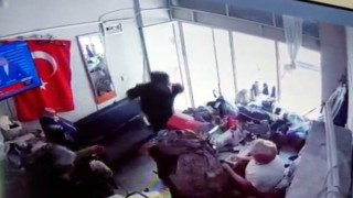 Baba-oğul kadın terzinin iş yerini basıp darp etti
