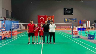 Badmintonda Kayseriye iki madalya