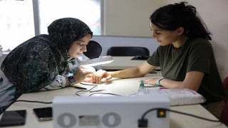 Bağcılar Belediyesinin düzenlediği kurslara giden kadınlar iş sahibi oluyor