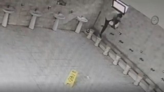 Bağcılarda bir camiinin musluklarını tekmeleyerek zarar veren şahıs gözaltına alındı