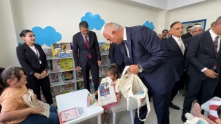 Bakan Ersoy İran sınırında kütüphane açılışını gerçekleştirdi