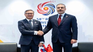 Bakan Fidan Malezyada Laos Dışişleri Bakanı Phomvihane ile görüştü