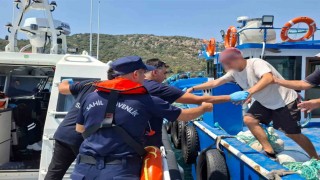 Balıkçı teknesinde rahatsızlanan vatandaşa tıbbi tahliye