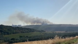 Balıkesirde çıkan yangına havadan ve karadan müdahale ediliyor