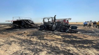 Balya makinesi alev aldı, traktör ve 3 dekar tarla yandı